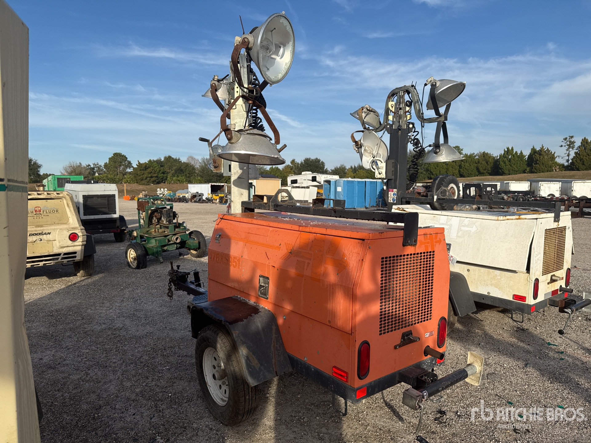 General Appearance with Bild, Ecke hinten links