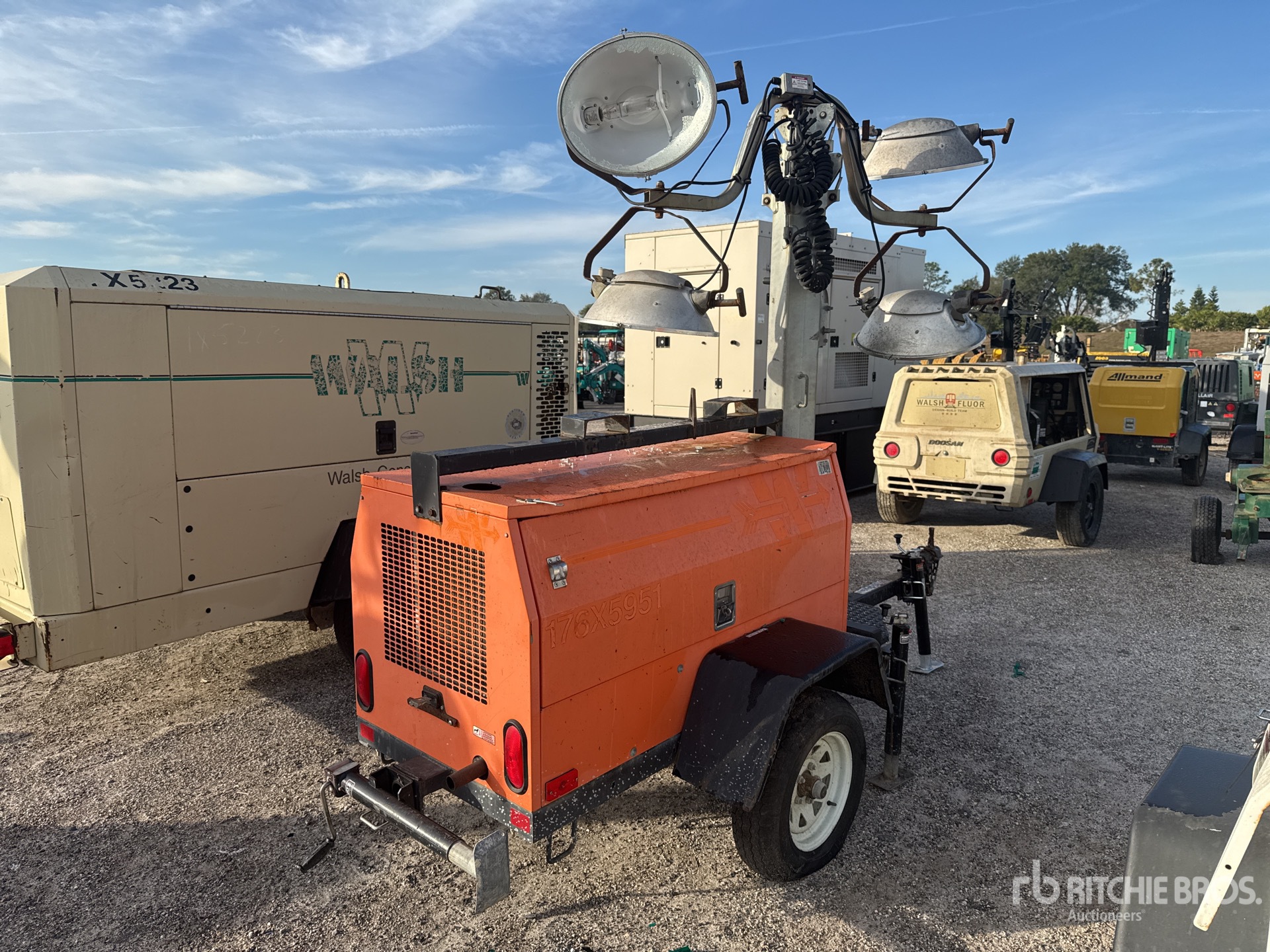 General Appearance with Bild, Ecke hinten rechts