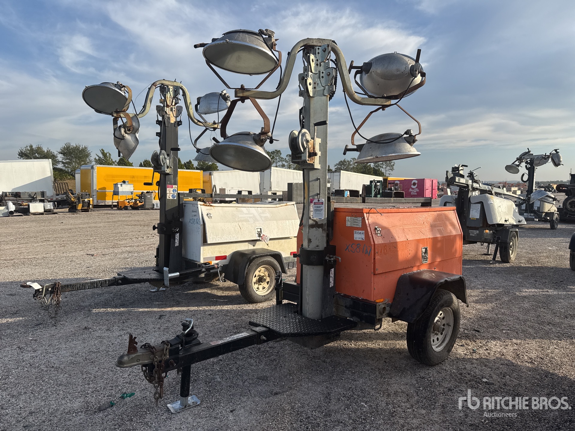 General Appearance with Bild, Ecke vorne links