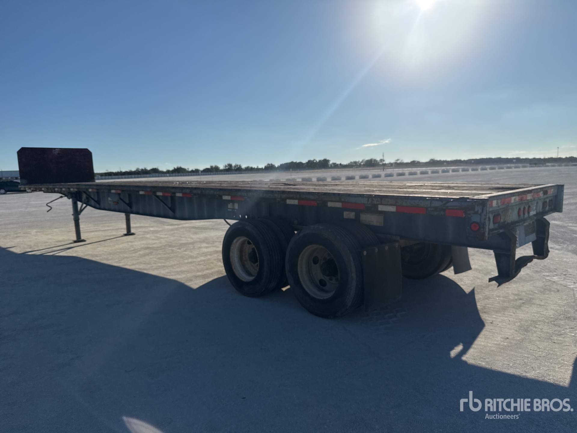 Aspect général with Image, coin arrière gauche