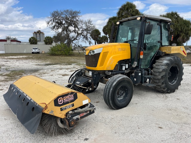 2014 Massey Ferguson MF4608 2WD Broom Tractor