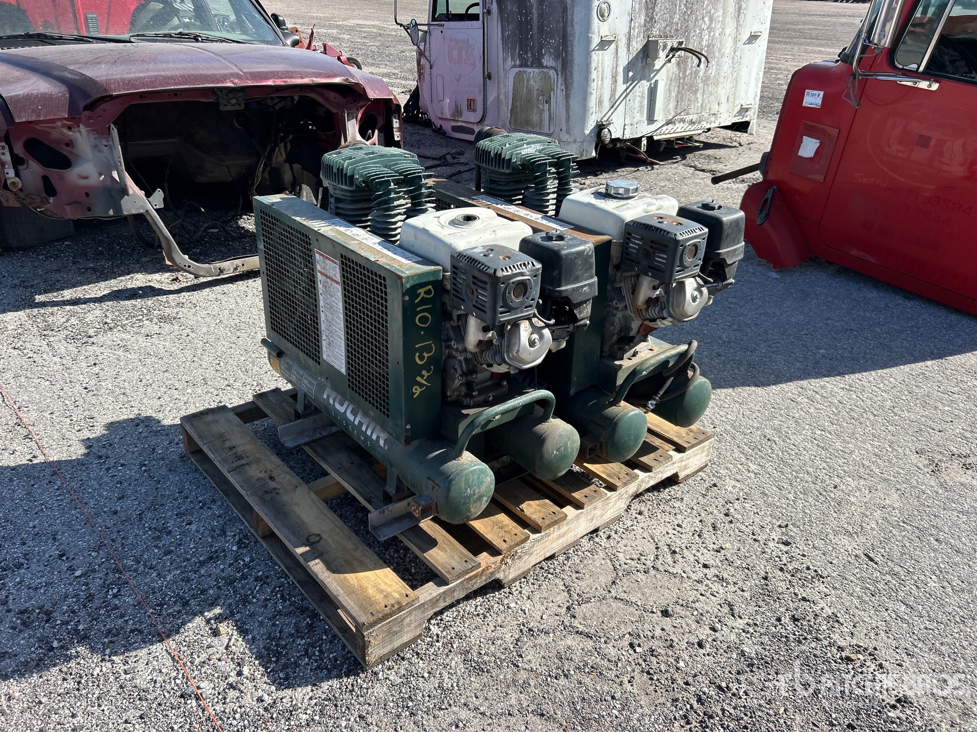 Aspect général with Image, coin arrière droit