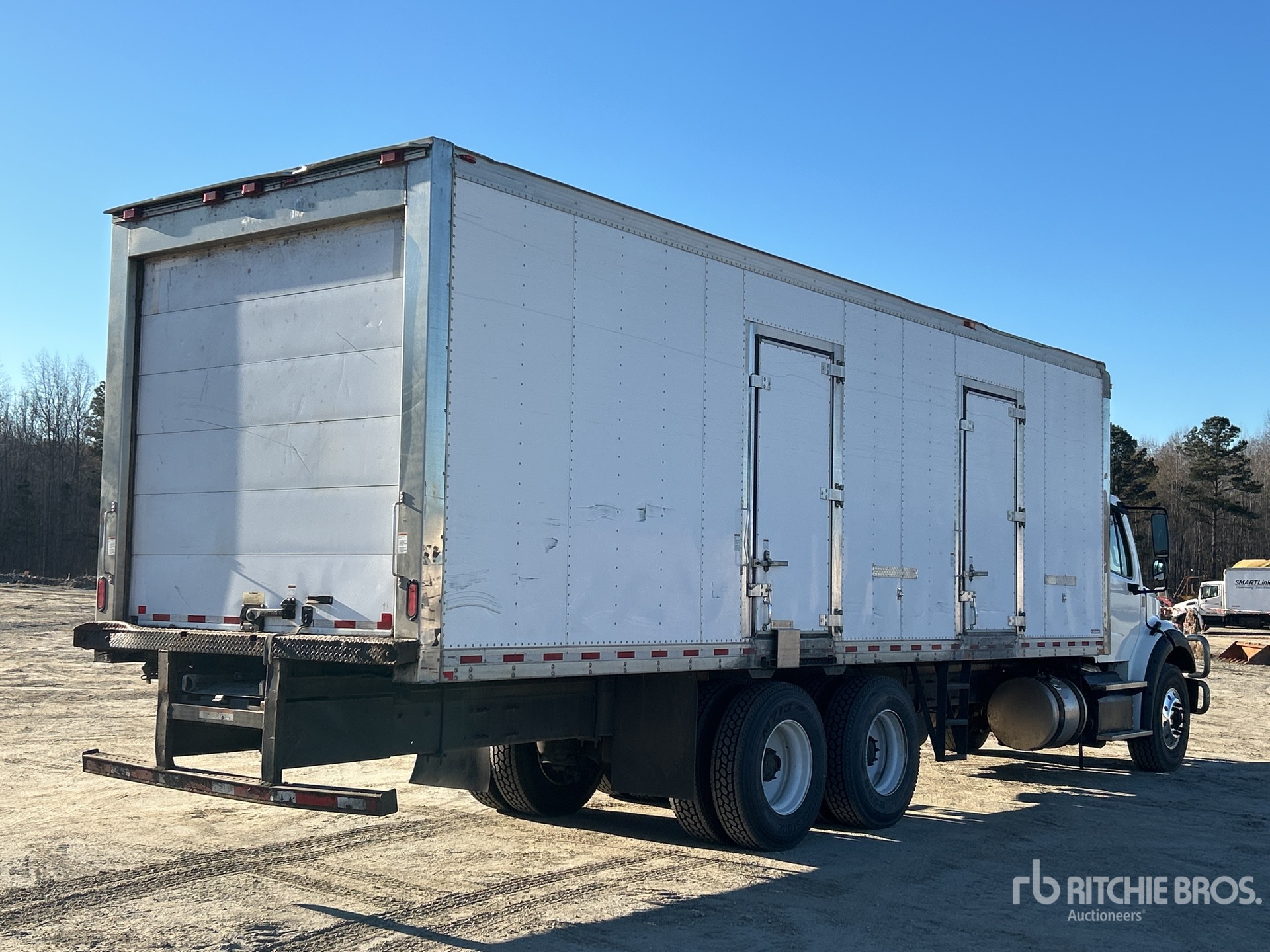 General Appearance with Foto, angolo anteriore sinistro