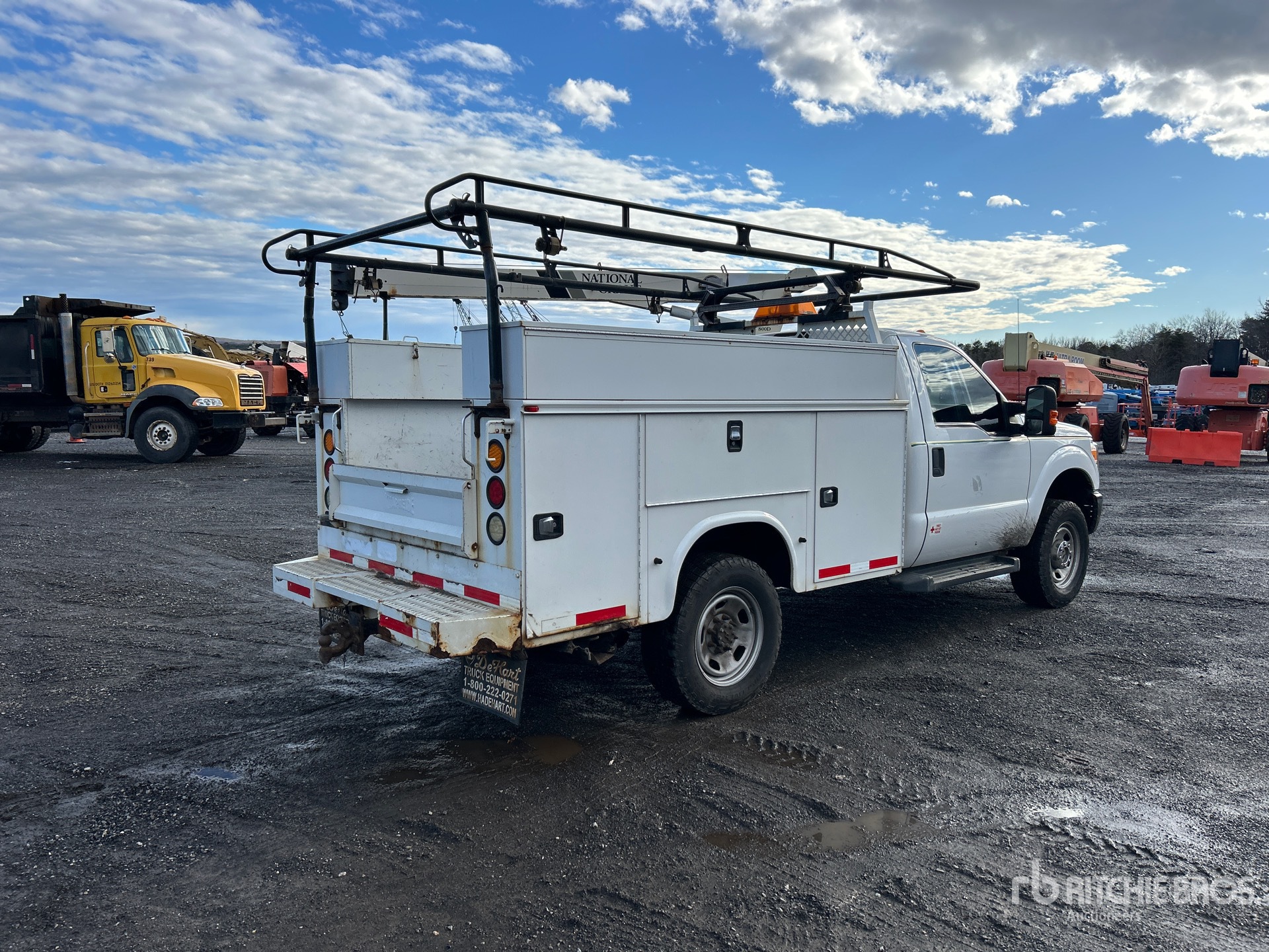 Aspect général with Image, coin arrière droit