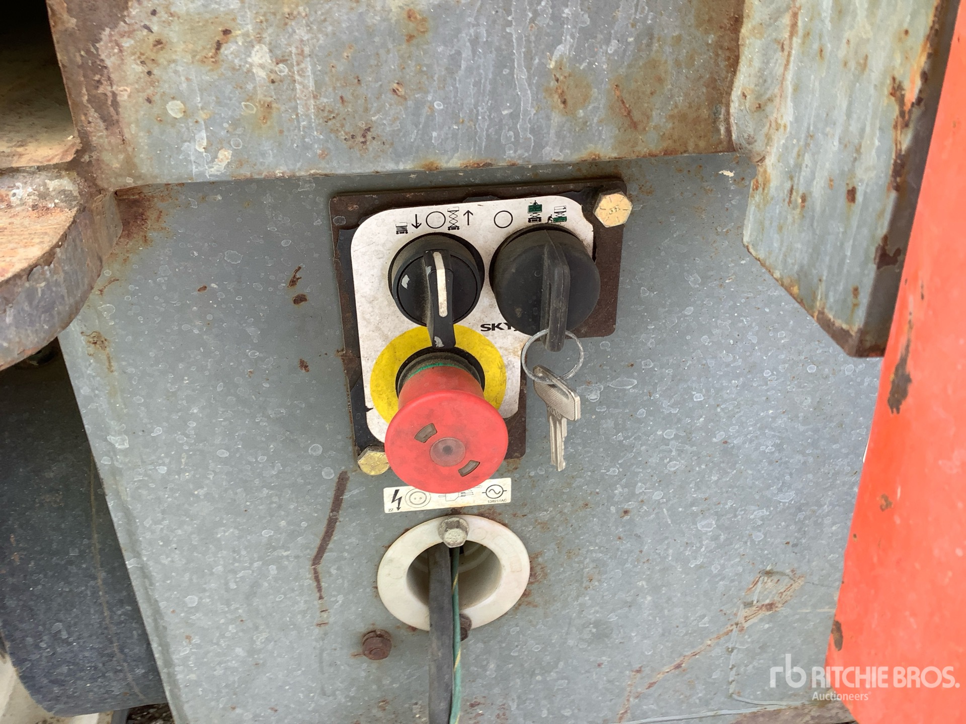 Basic Lower Control Station with