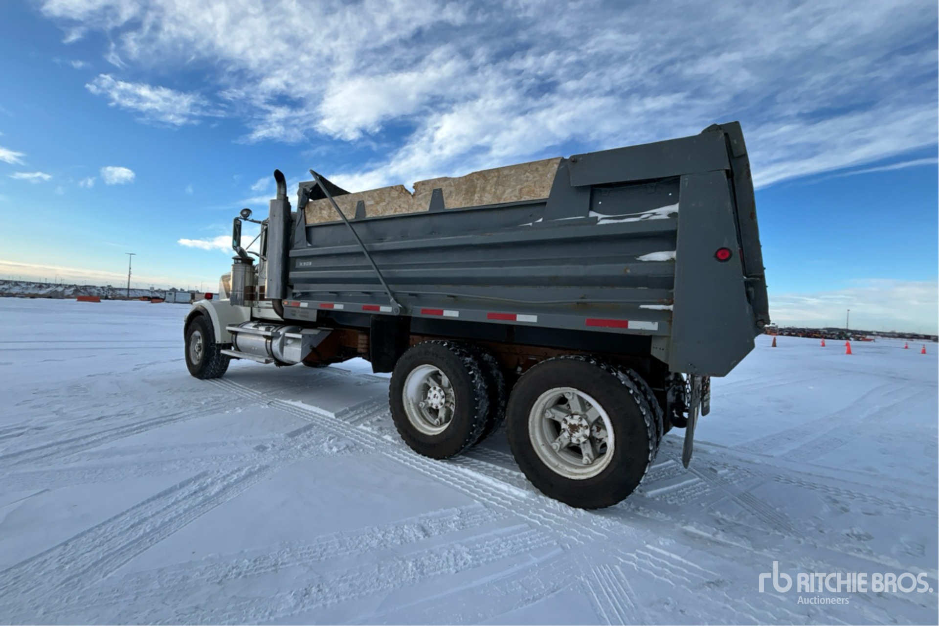 Aspect général with Image, coin arrière gauche
