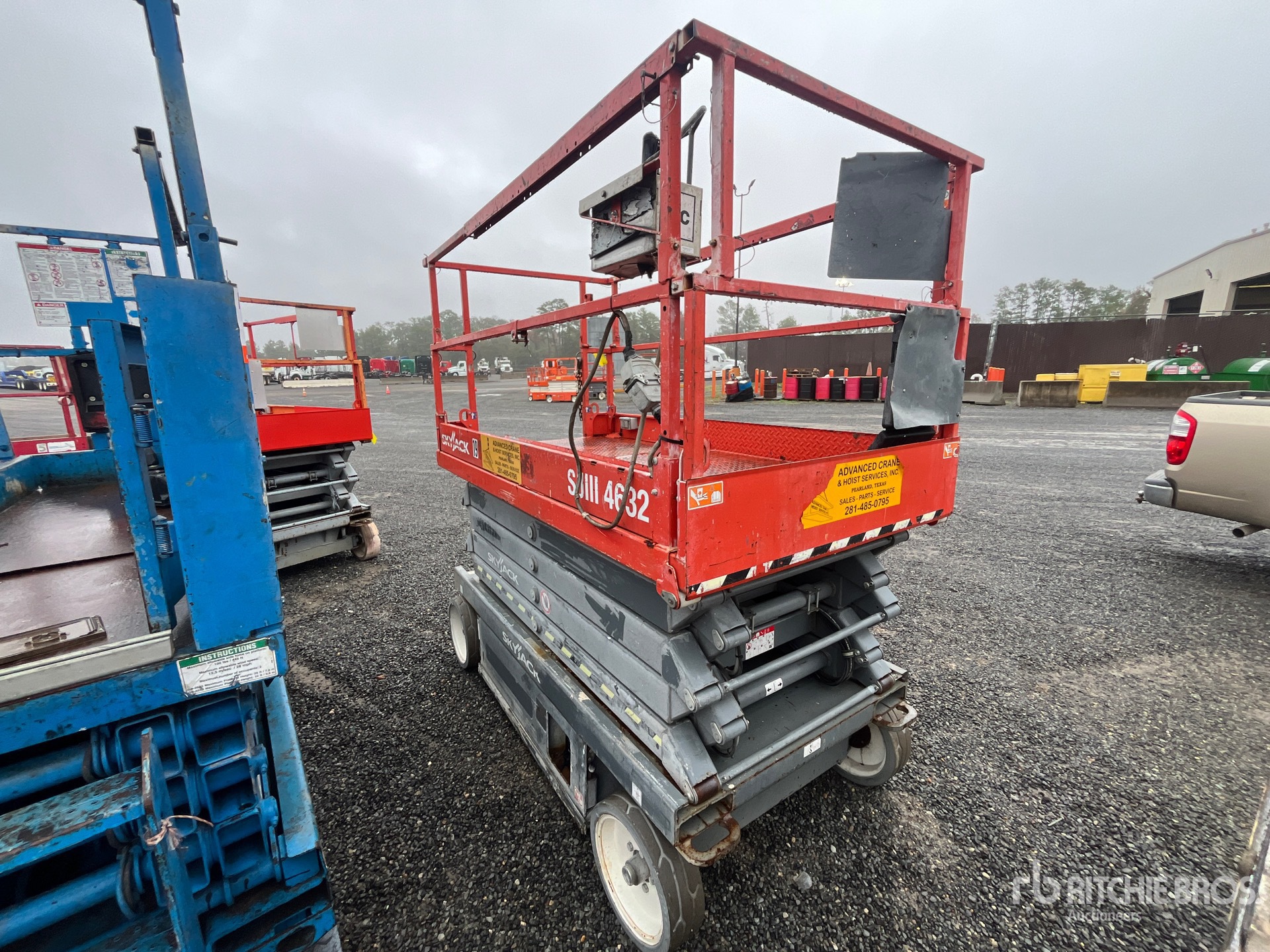 General Appearance with Picture, Right Front Corner