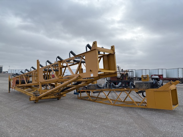 2022 Woolley 36X36DTX80 36 in x Portable Radial Stacking Conveyor