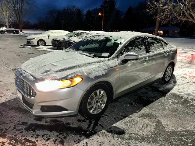 2016 Ford FUSION Automobile