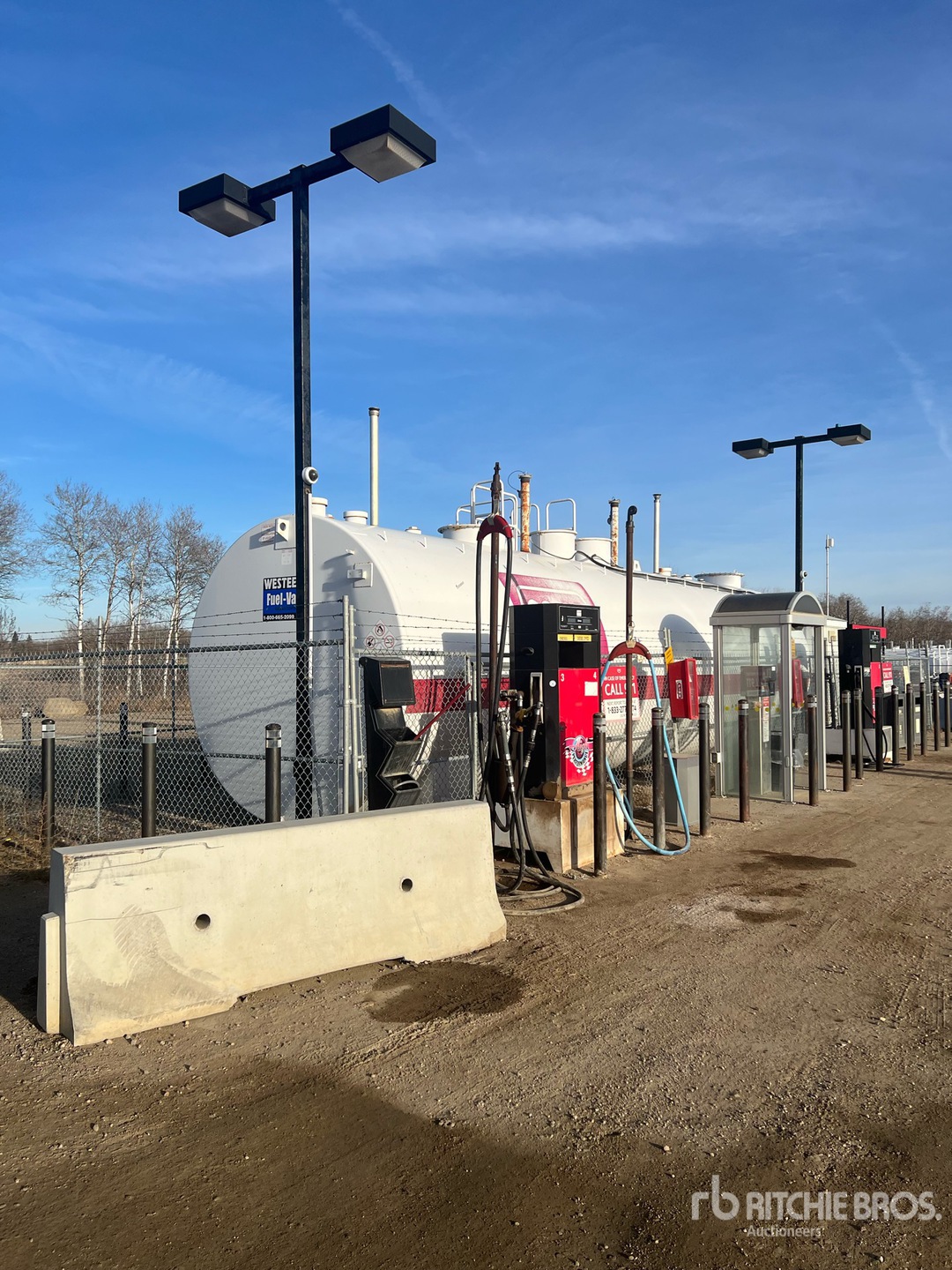 General Appearance with Bild, Ecke vorne rechts