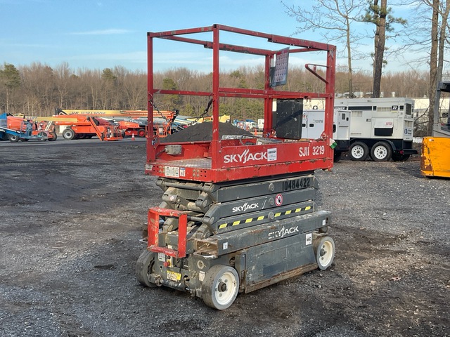 2016 (unverified) Skyjack SJIII 3219 Electric Scissor Lift