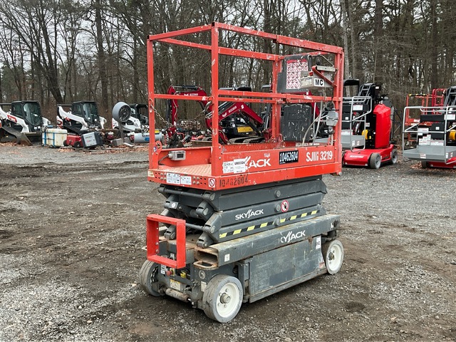 2016 (unverified) Skyjack SJIII 3219 Electric Scissor Lift