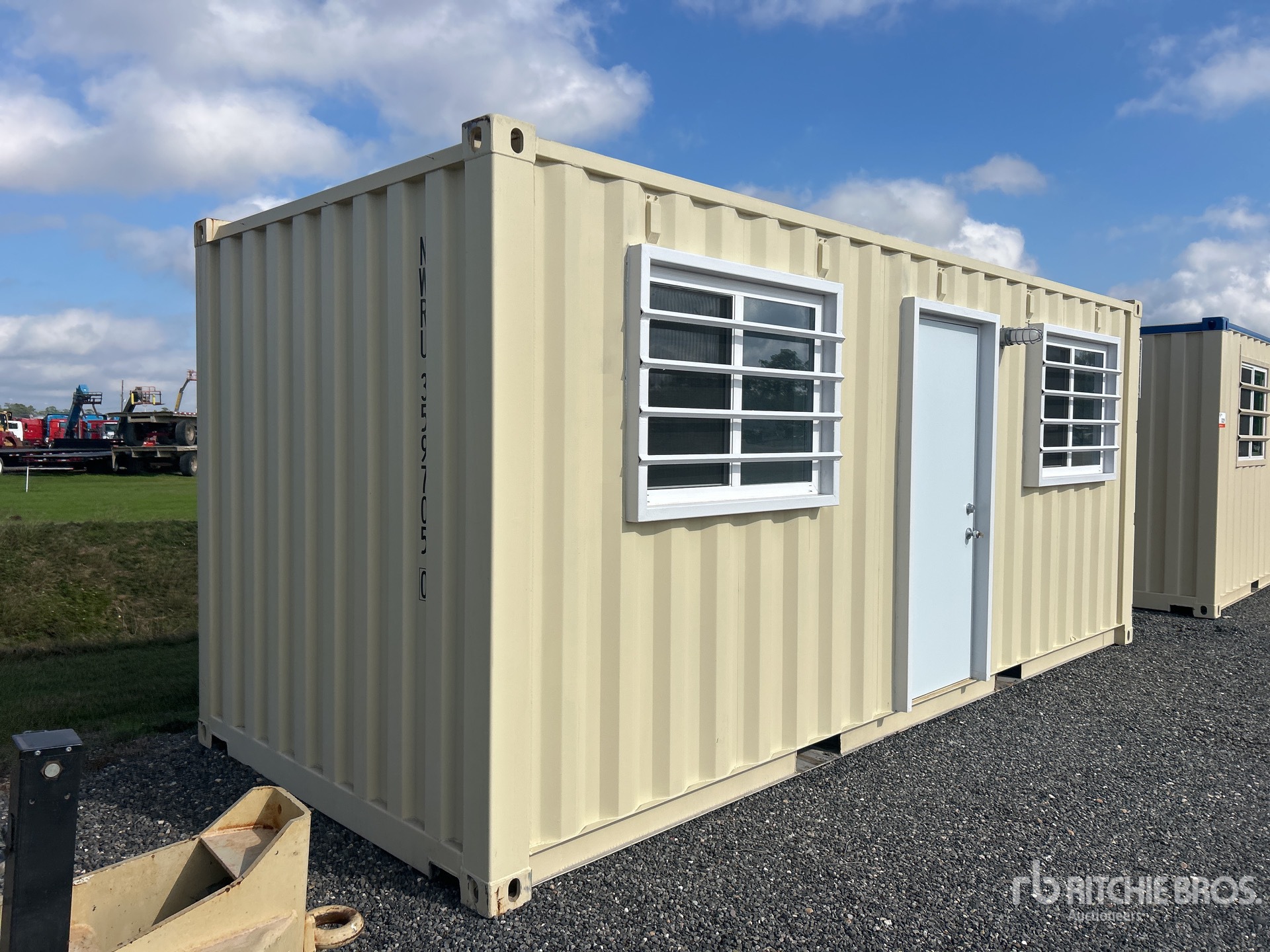 General Appearance with Image, coin avant gauche