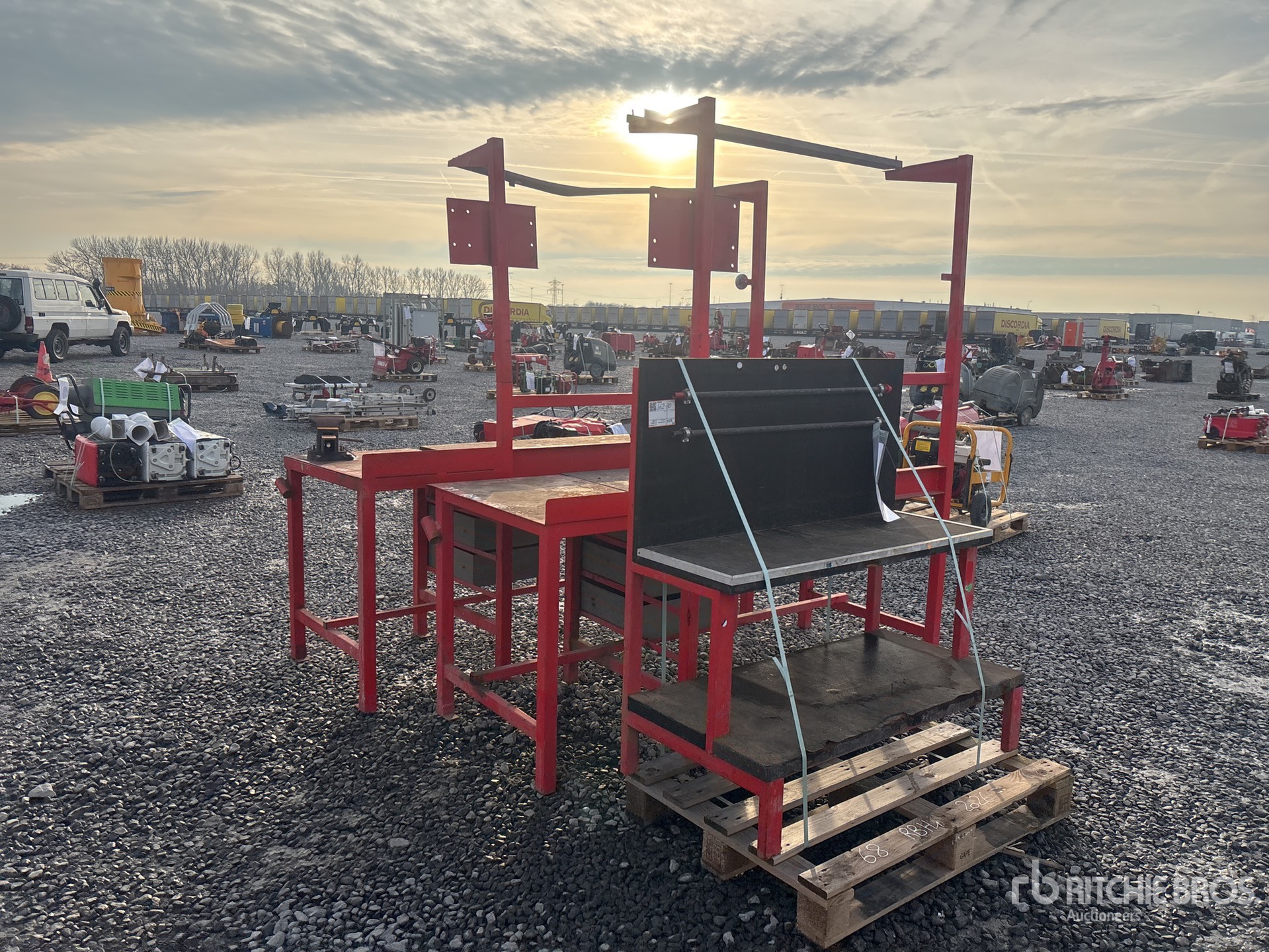 General Appearance with Picture, Right Front Corner