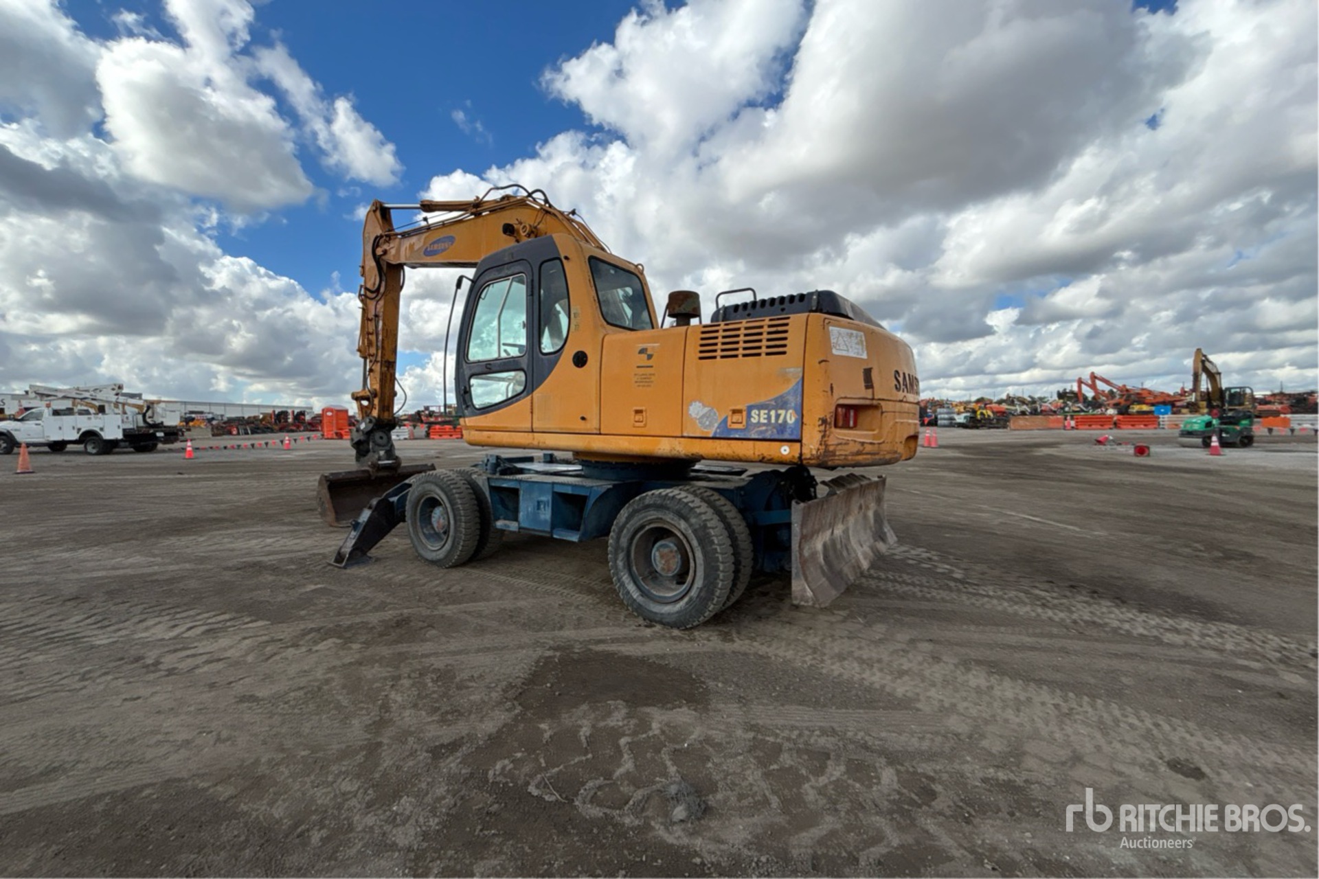 General Appearance with Imagen: esquina trasera izquierda