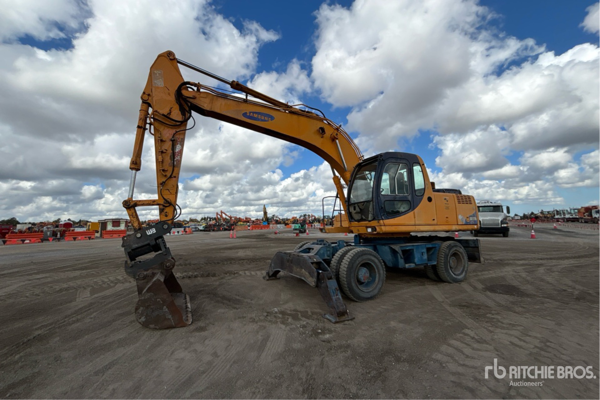 General Appearance with Imagen: esquina delantera izquierda