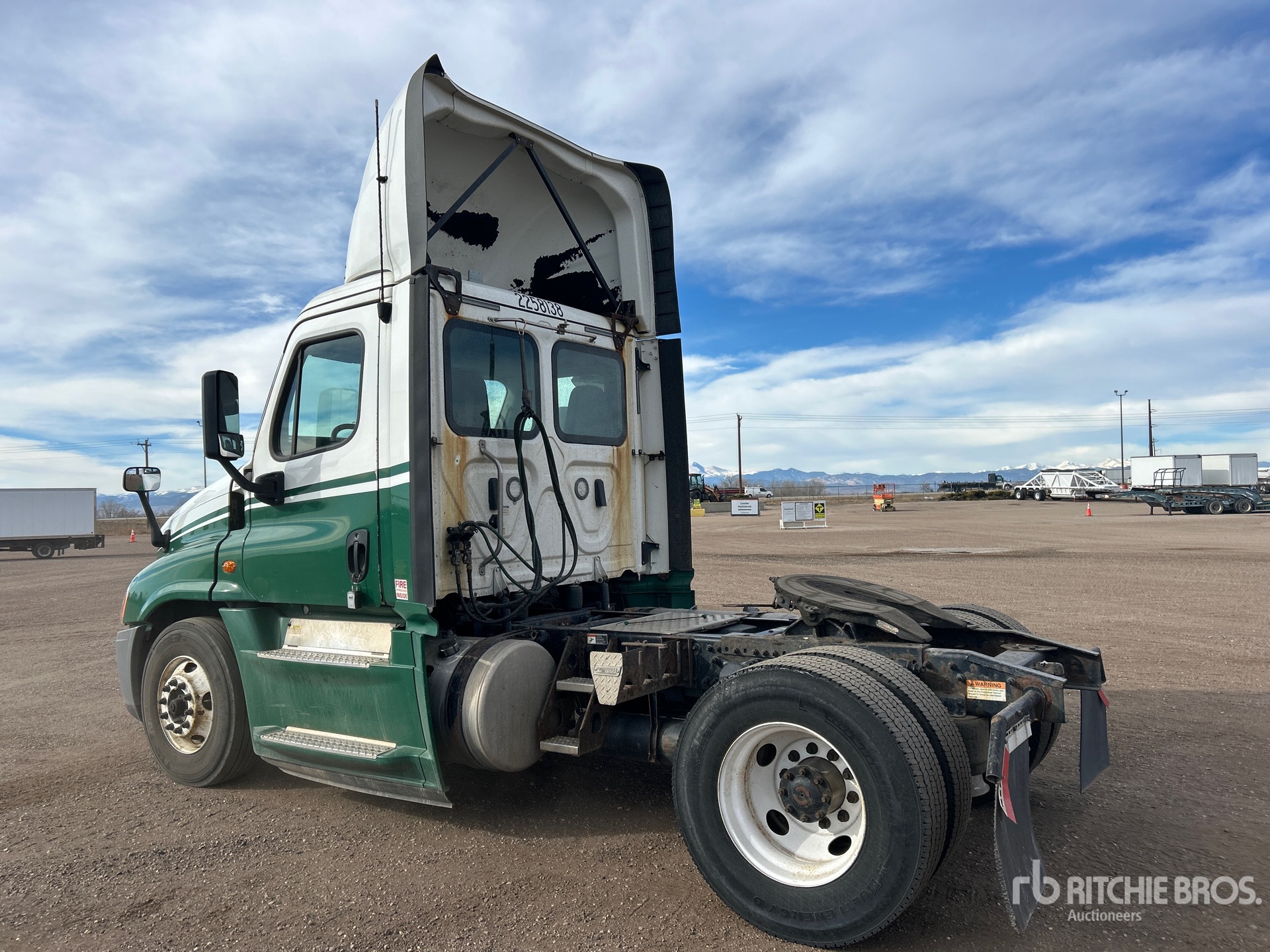 General Appearance with Picture, Left Rear Corner