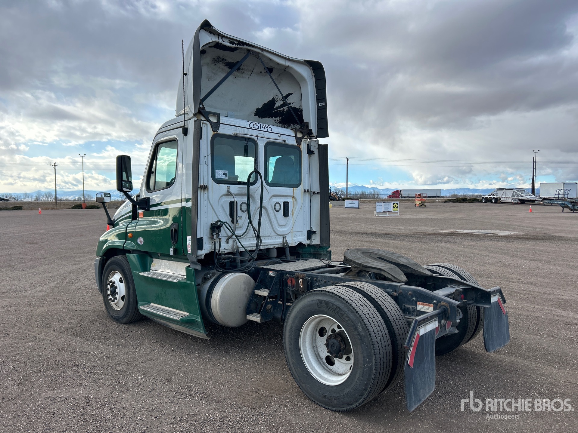 General Appearance with Picture, Left Rear Corner