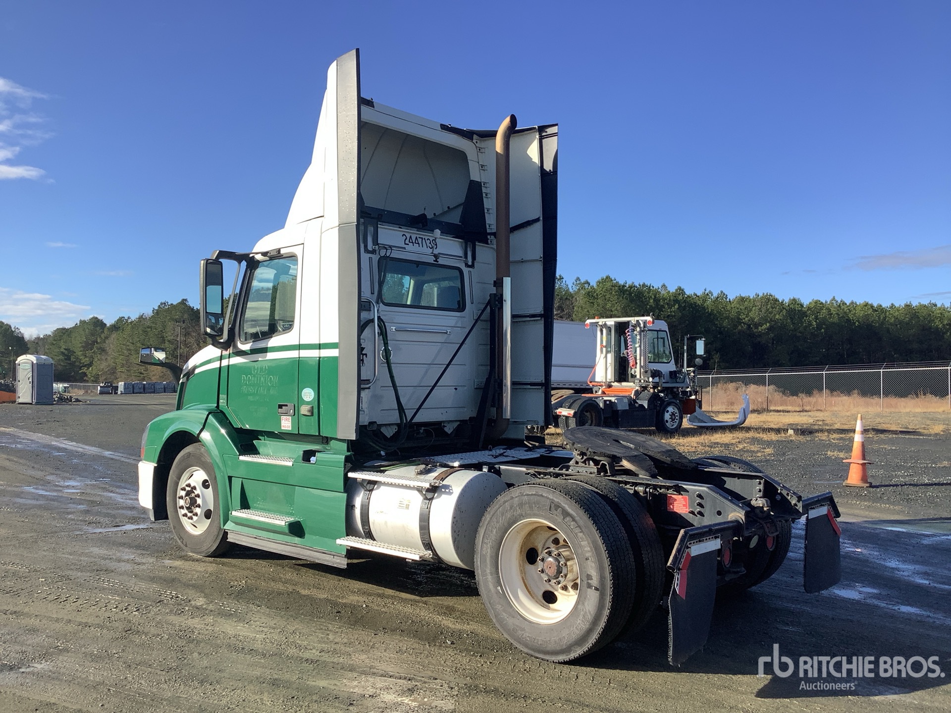 General Appearance with Picture, Left Rear Corner