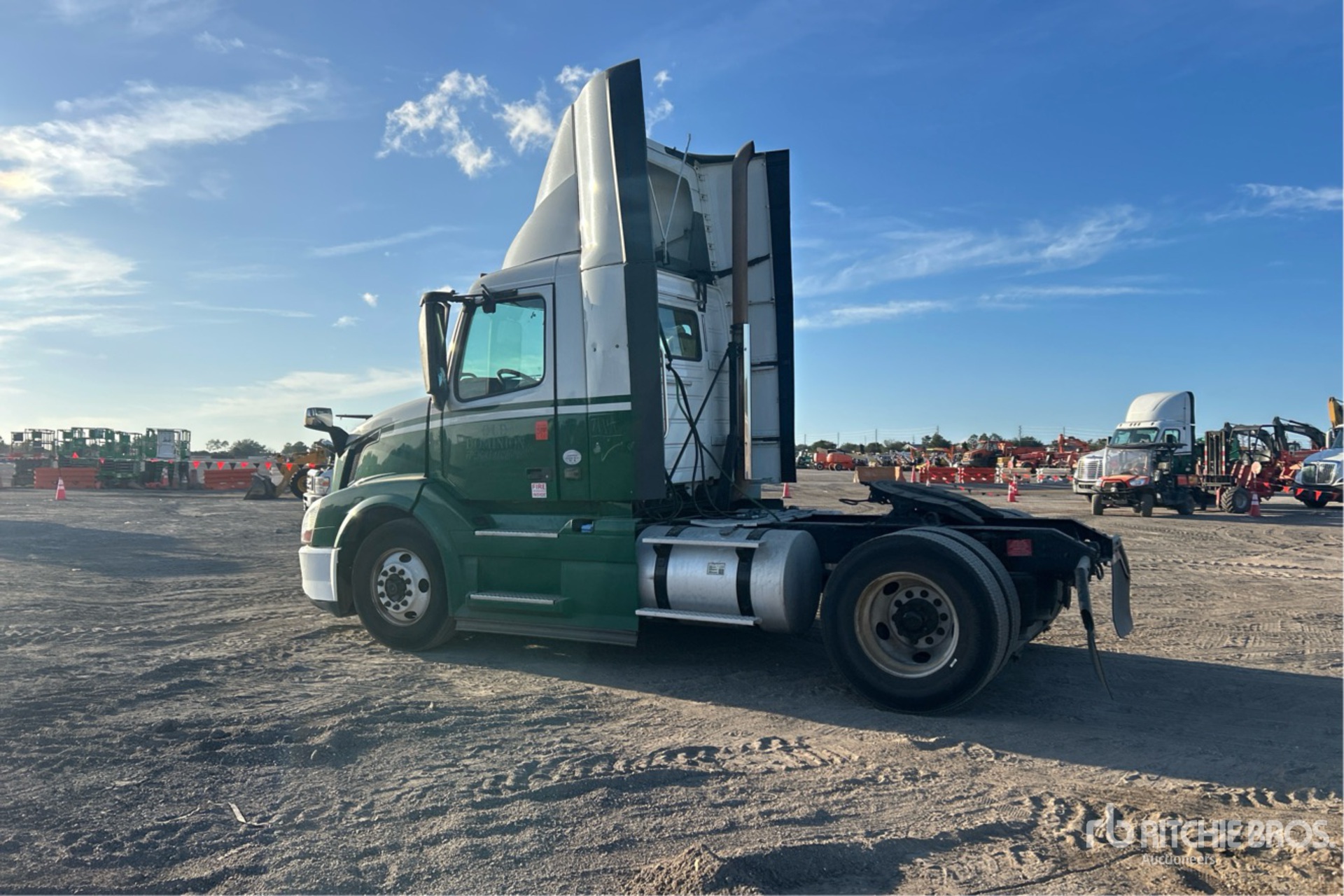 Aspect général with Image, coin arrière gauche
