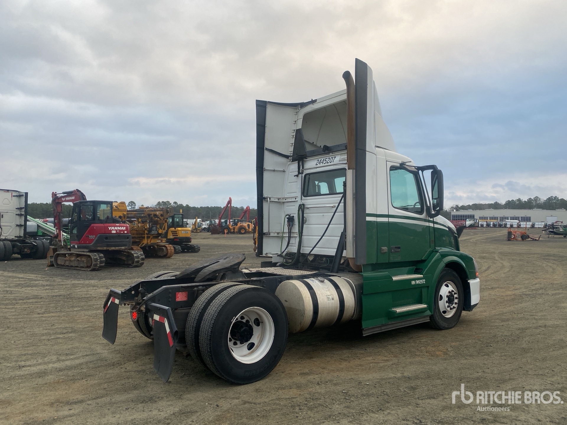 General Appearance with Foto, angolo anteriore sinistro