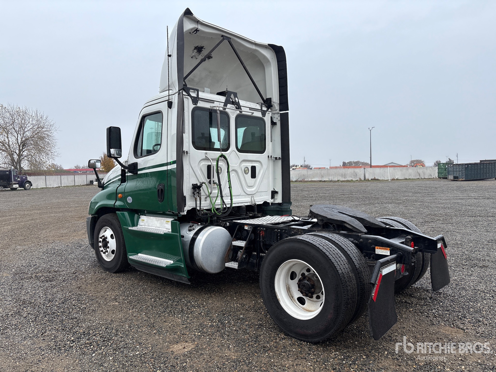 Aspect général with Image, coin arrière gauche