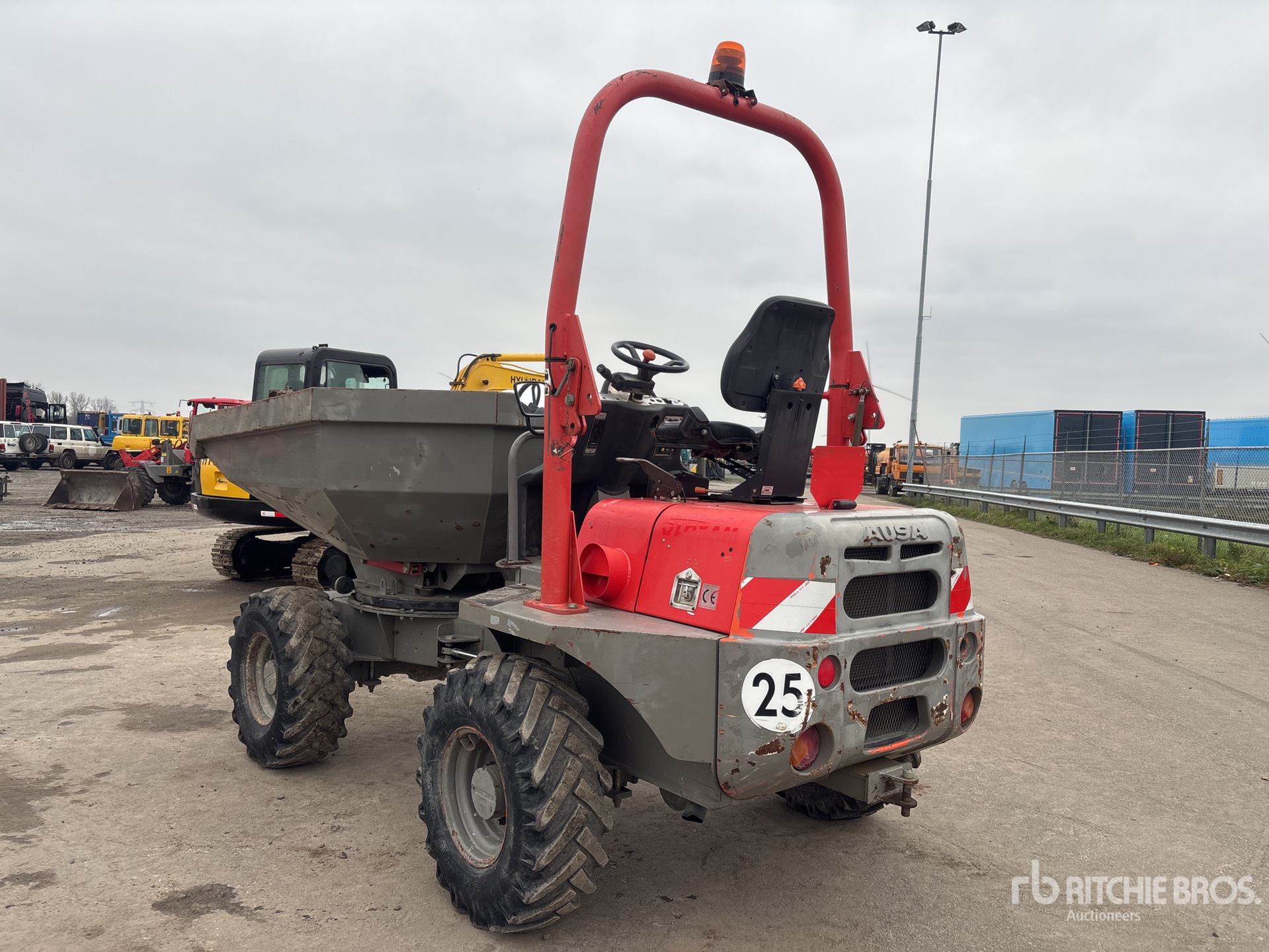 General Appearance with Foto, angolo posteriore sinistro