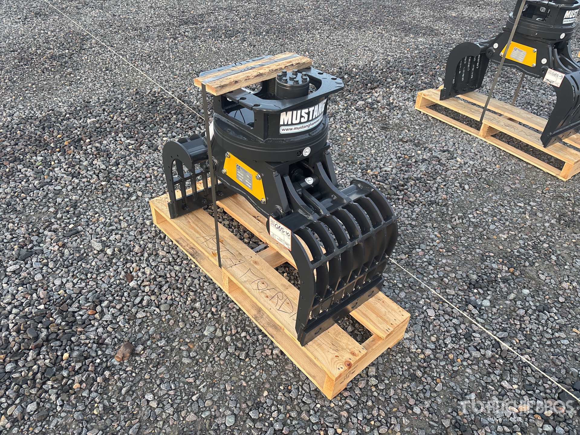 General Appearance with Bild, Ecke vorne rechts