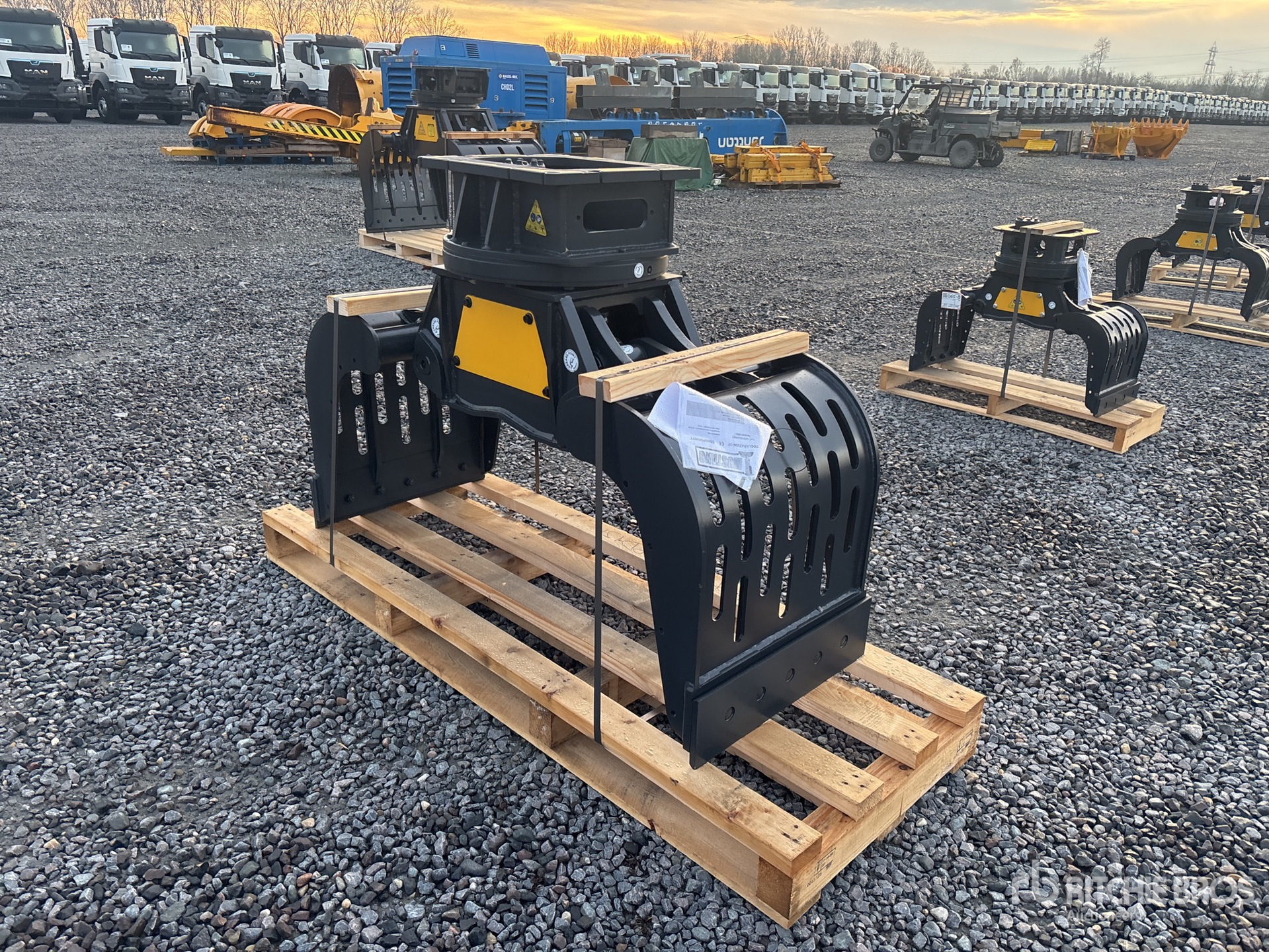 General Appearance with Bild, Ecke hinten links