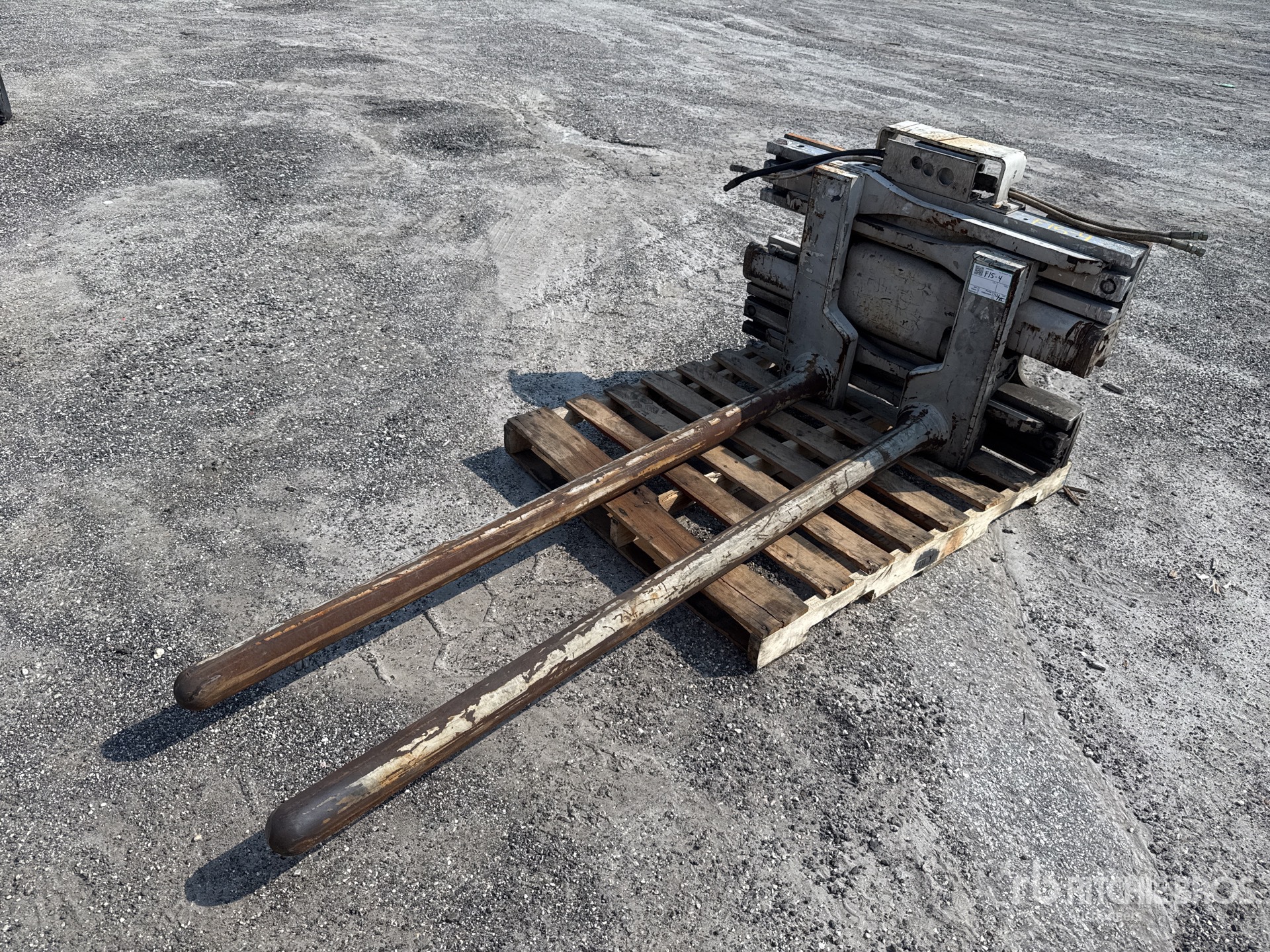 General Appearance with Bild, Ecke vorne links