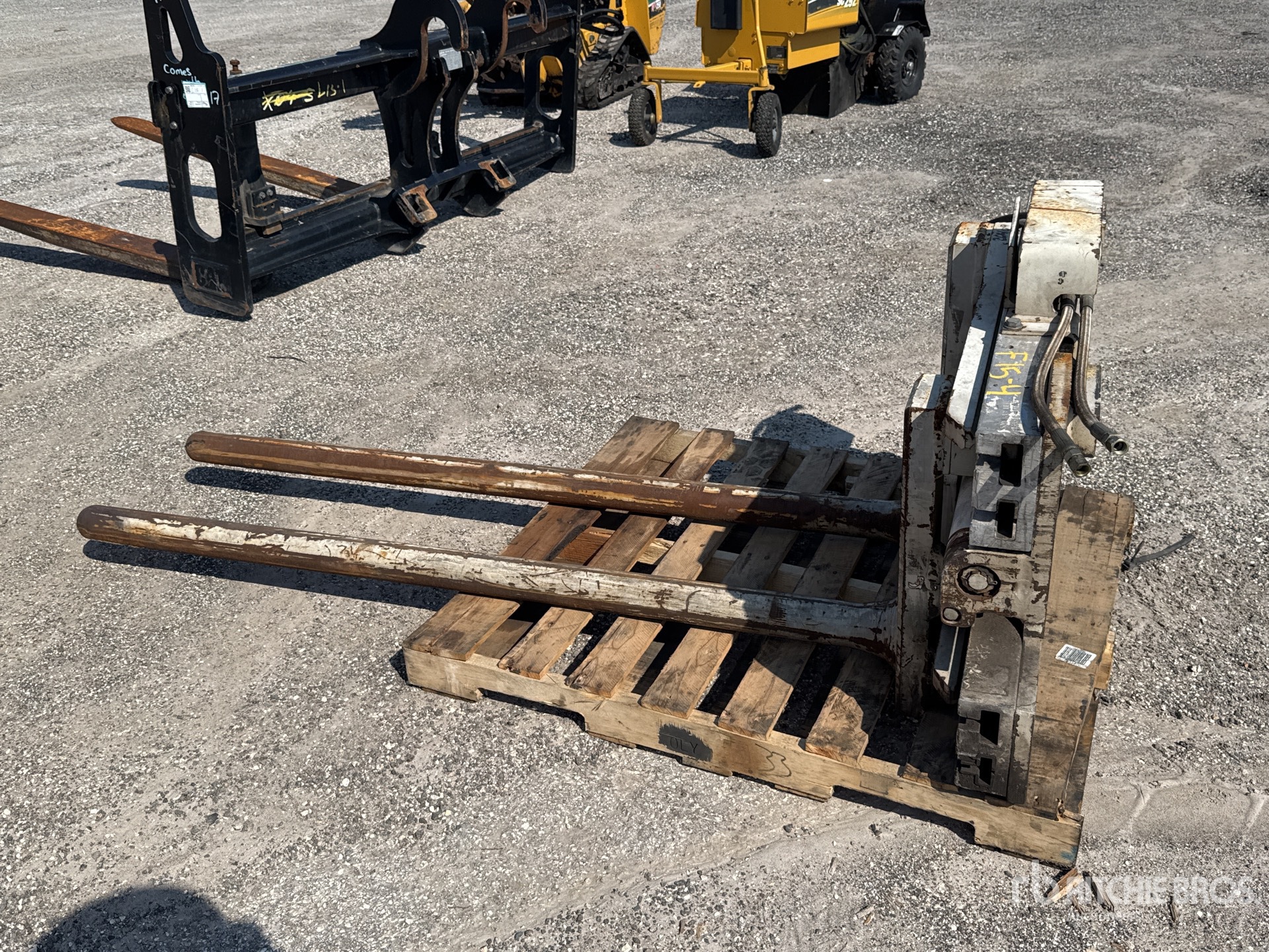 General Appearance with Bild, Ecke hinten links