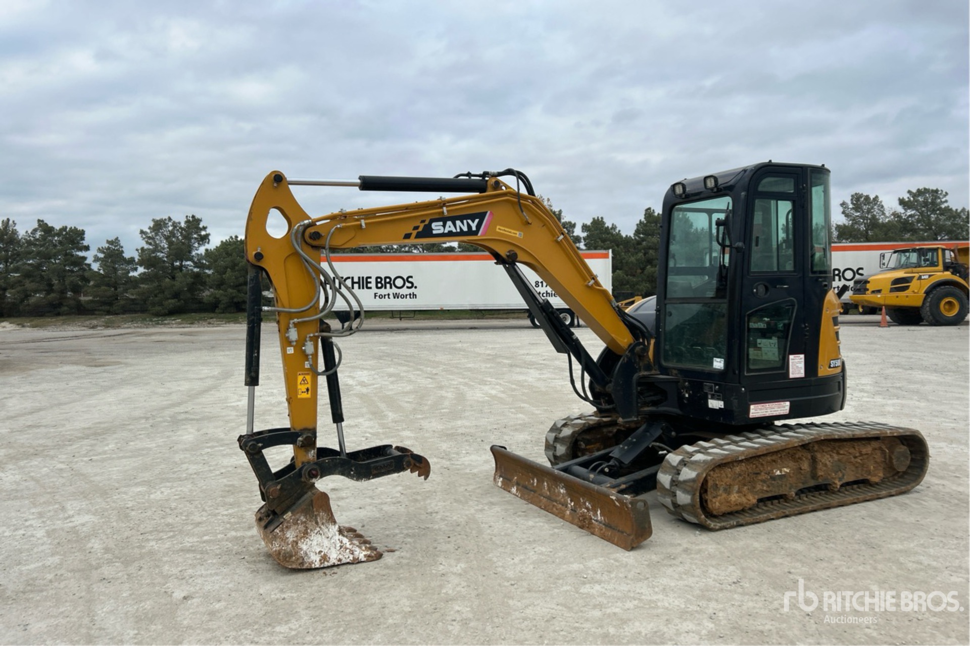 General Appearance with Foto, angolo anteriore sinistro