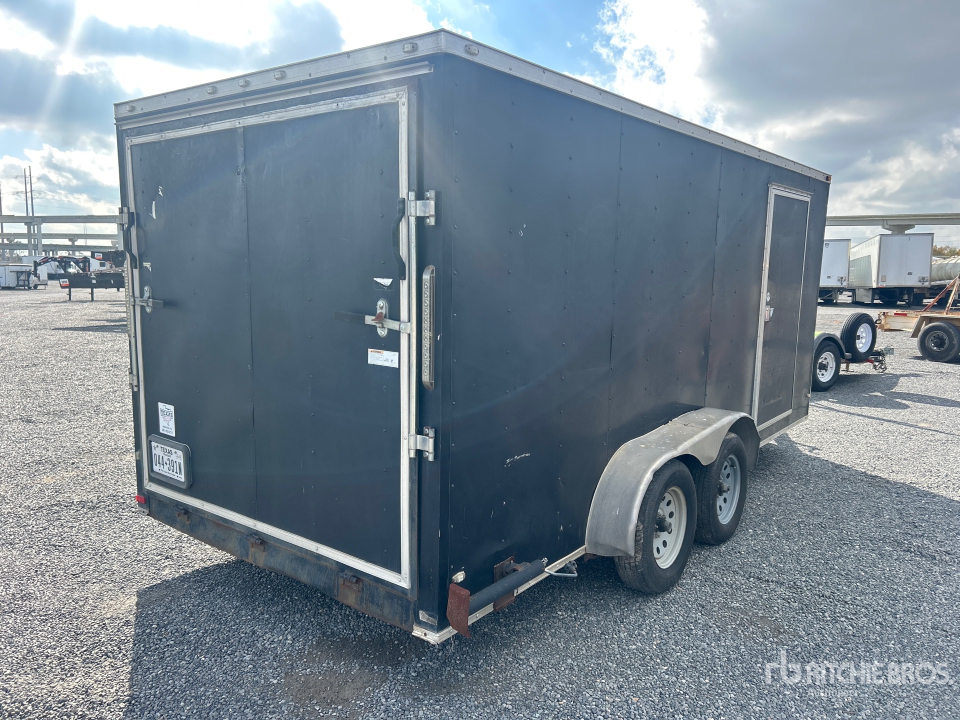 General Appearance with Foto, angolo anteriore sinistro