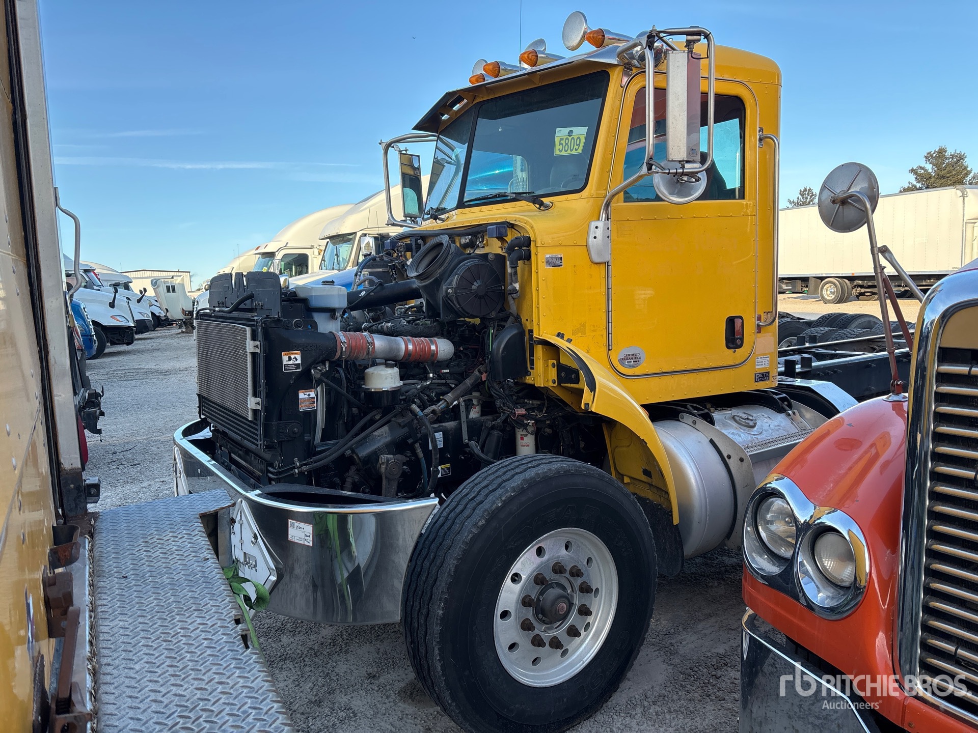 General Appearance with Foto, angolo anteriore sinistro