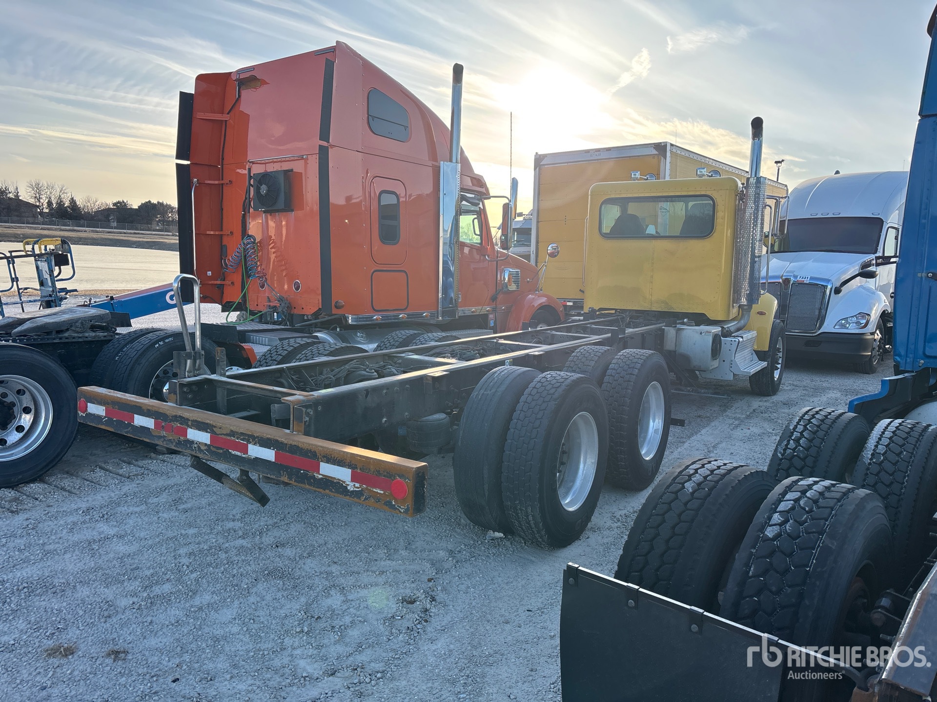 General Appearance with Foto, angolo anteriore sinistro