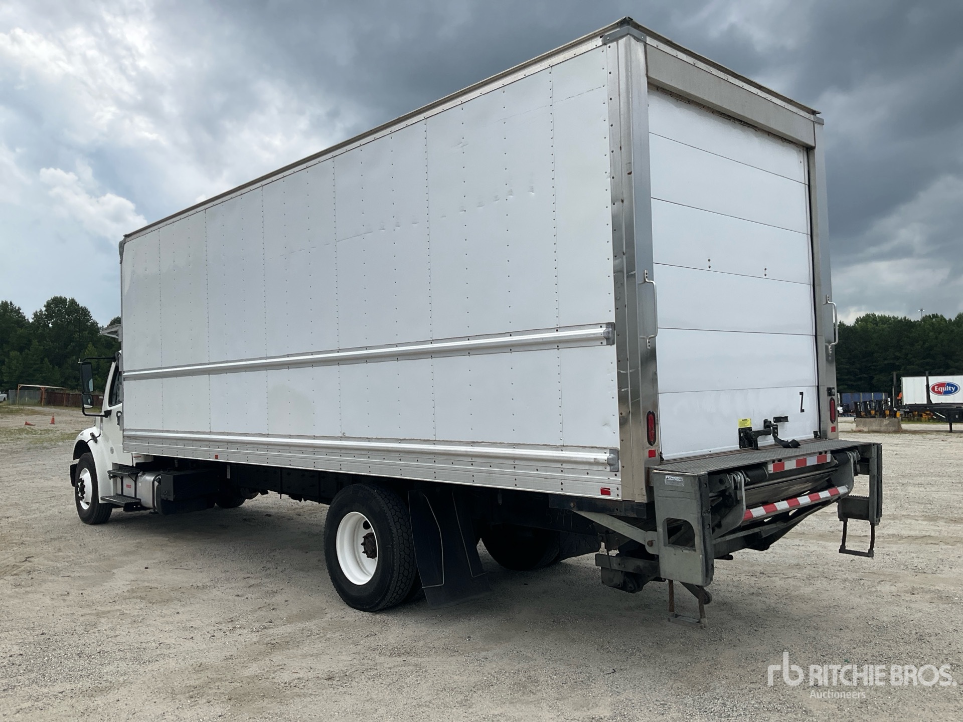 General Appearance with Foto, angolo posteriore sinistro