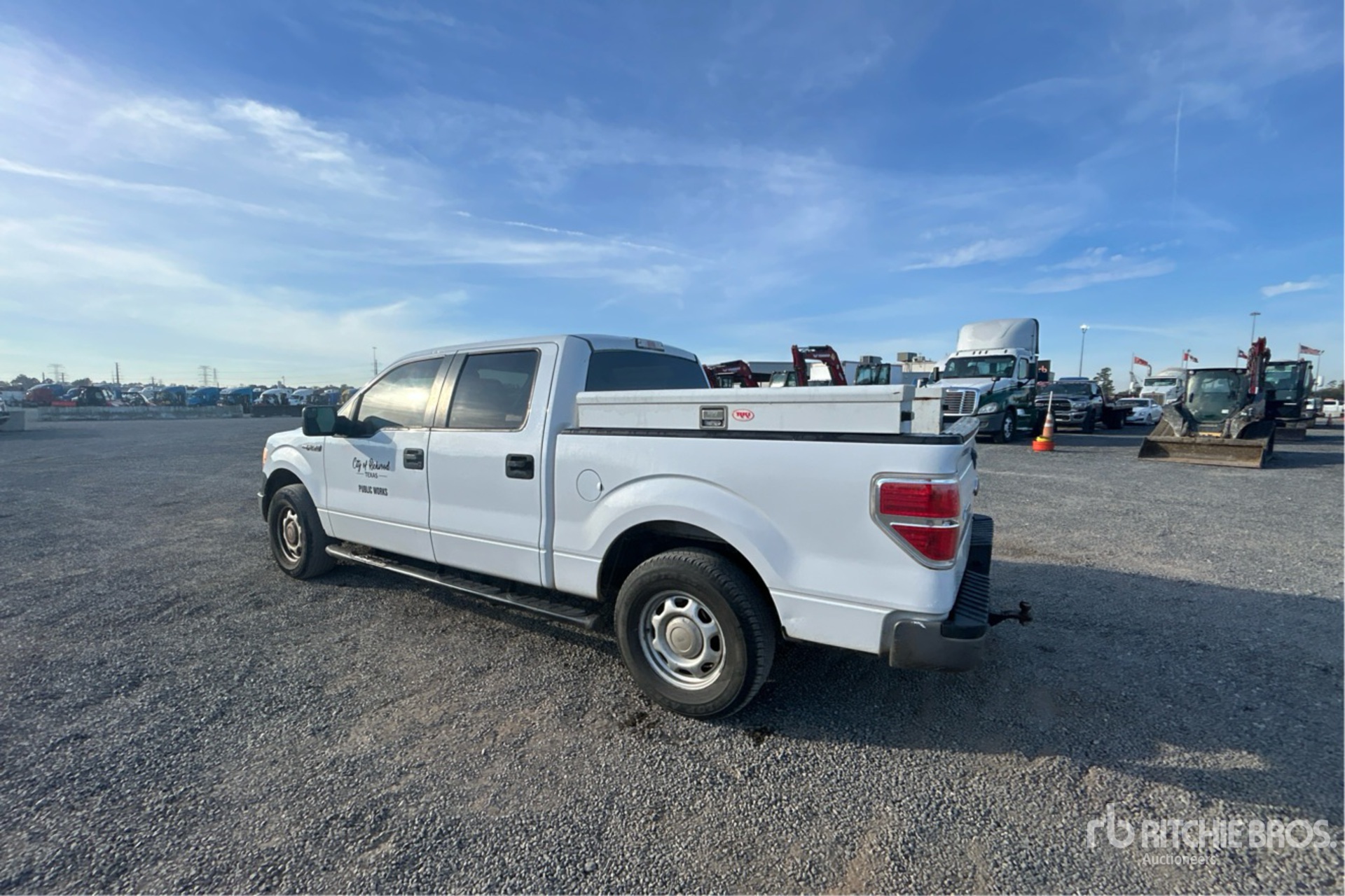 General Appearance with Picture, Left Rear Corner