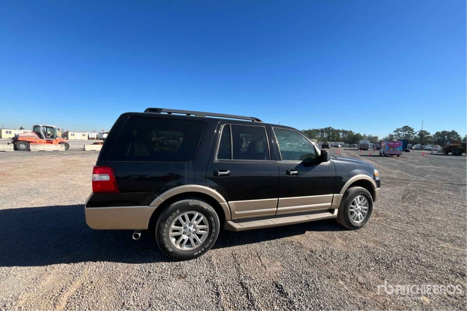 Aspect général with Image, coin arrière droit