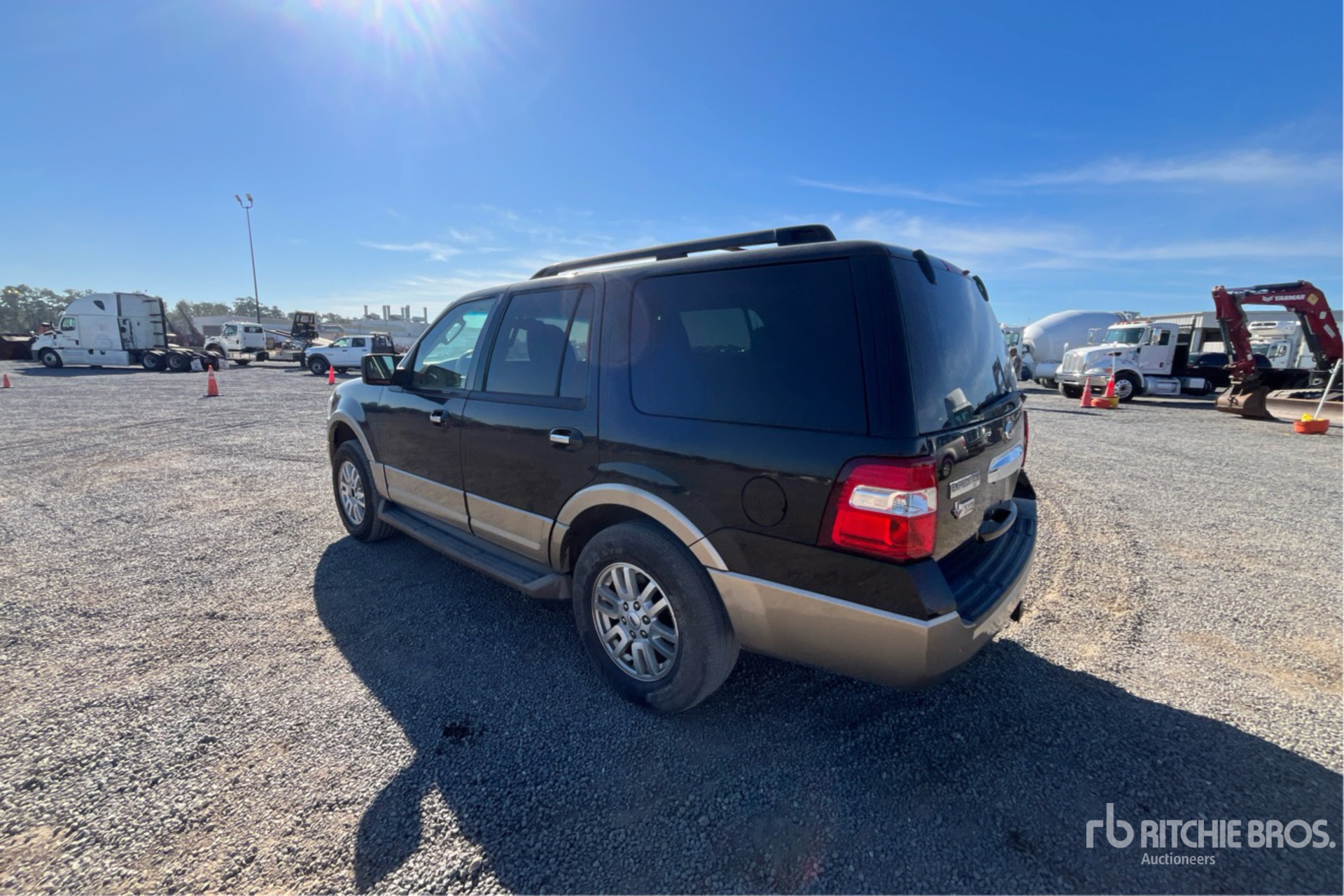 Aspect général with Image, coin arrière gauche