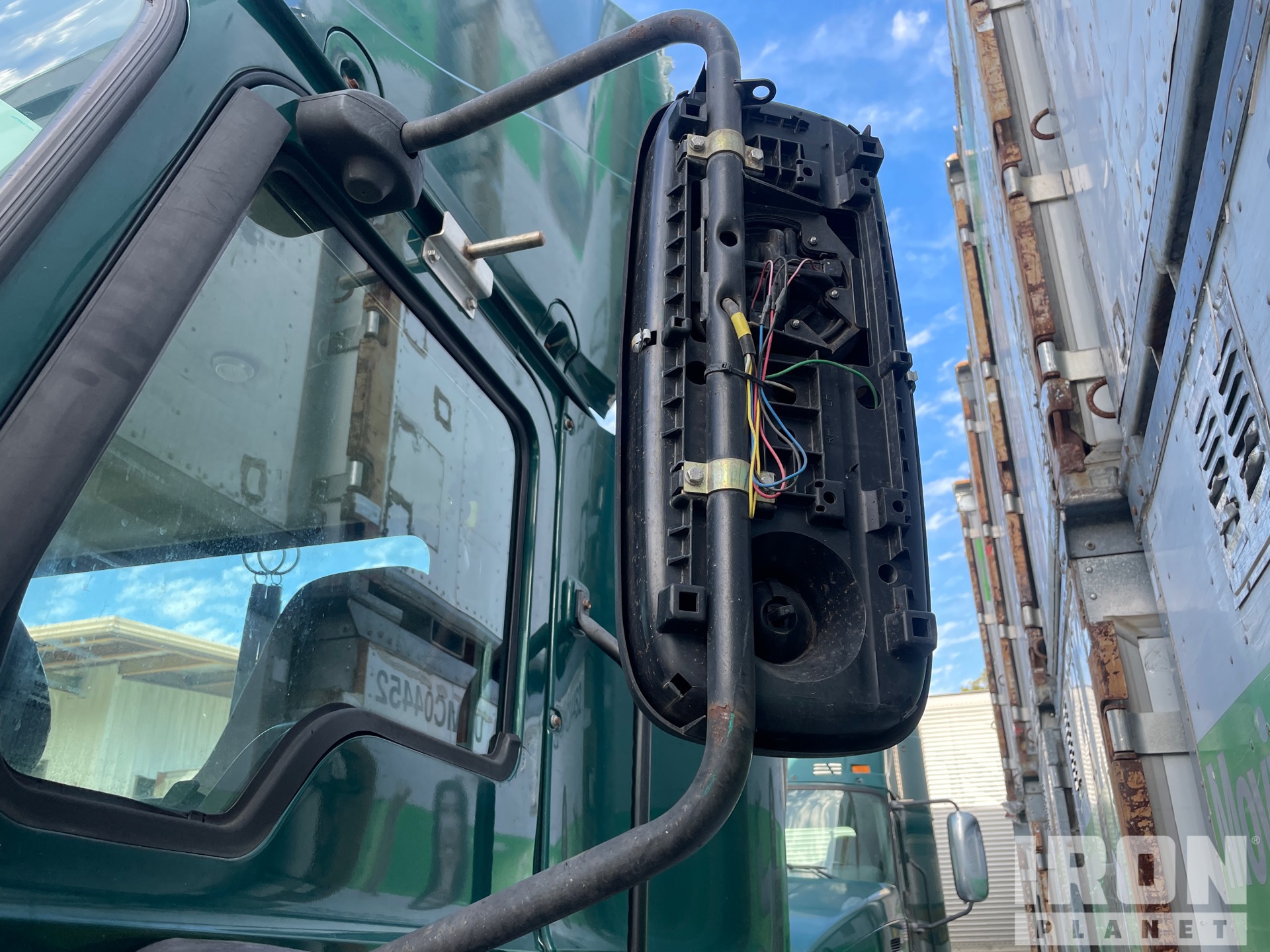 2017 Mack CXU612