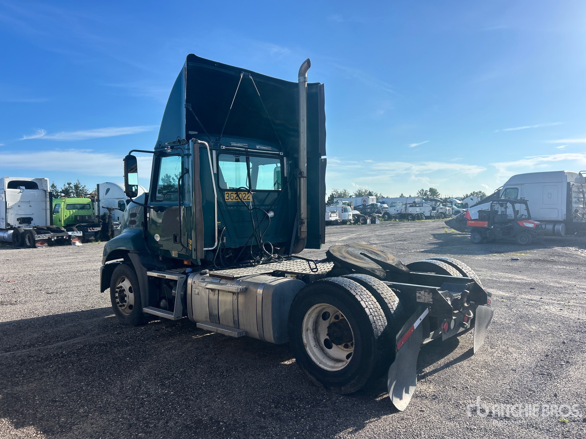 2017 Mack CXU612