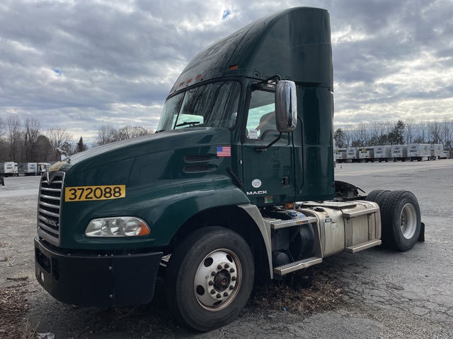 2018 Mack CXU612 4x2 S/A Day Cab Truck Tractor