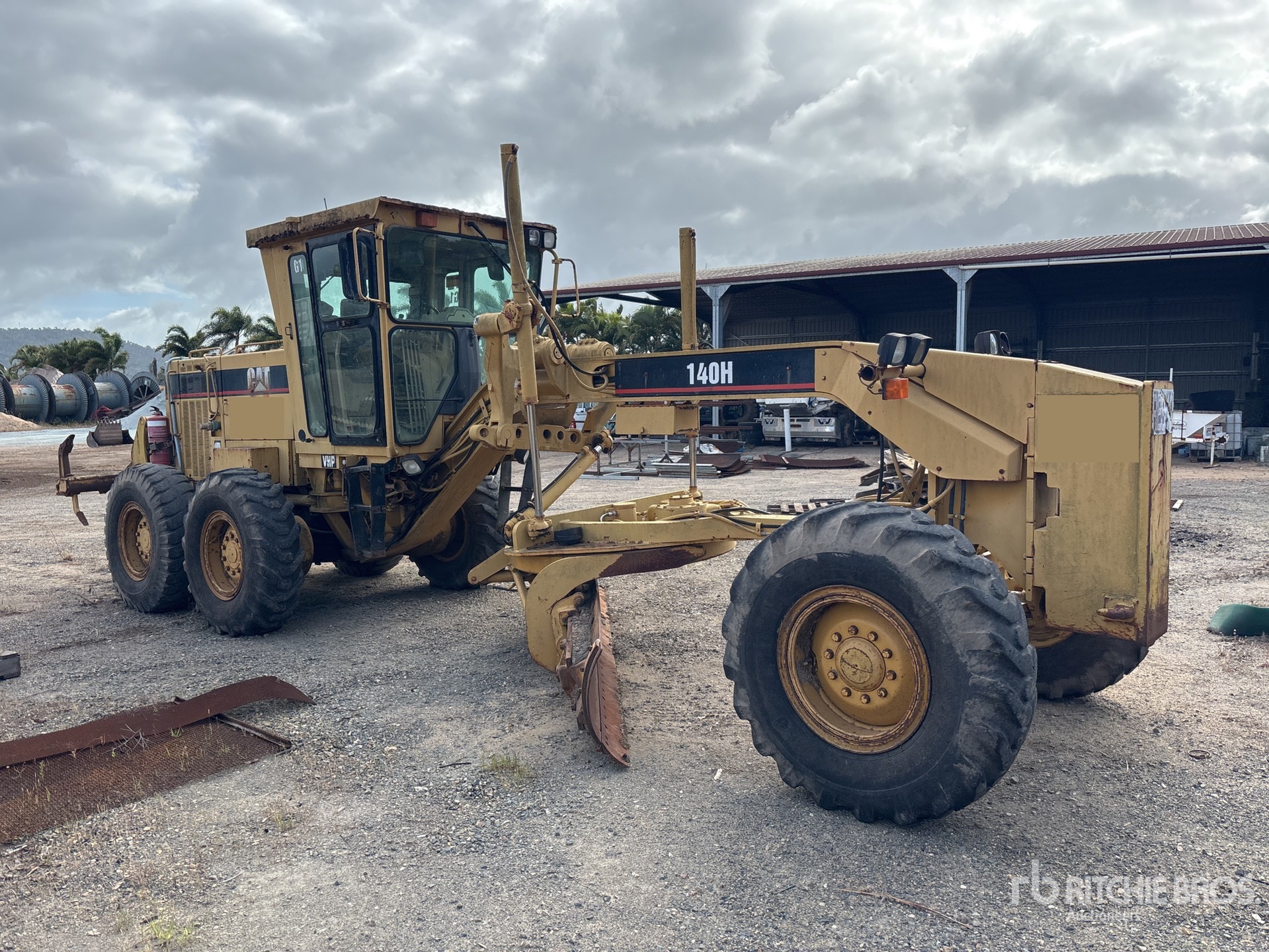 1998 Cat 140H Motor Grader | Ritchie Bros. Auctioneers