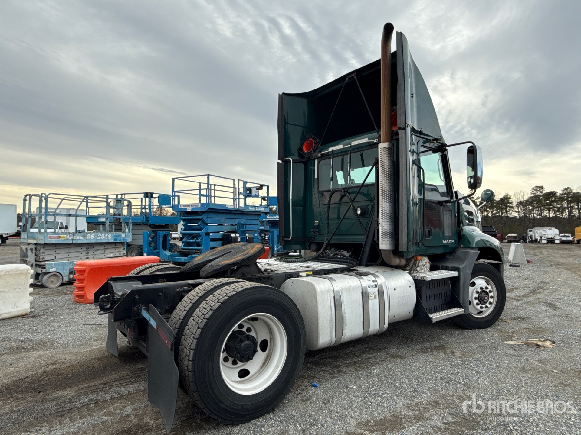 General Appearance with Imagen: esquina trasera derecha