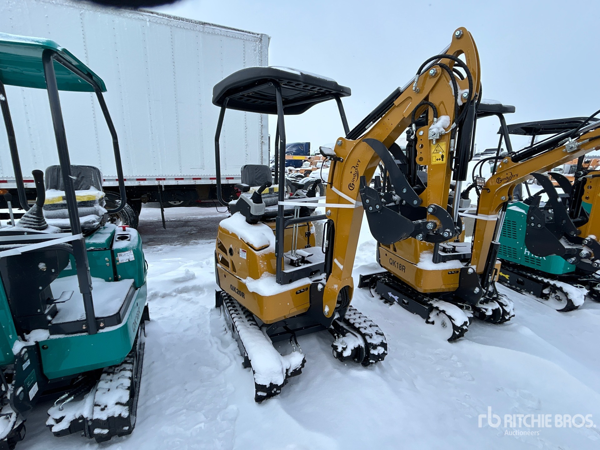 General Appearance with Picture, Right Front Corner