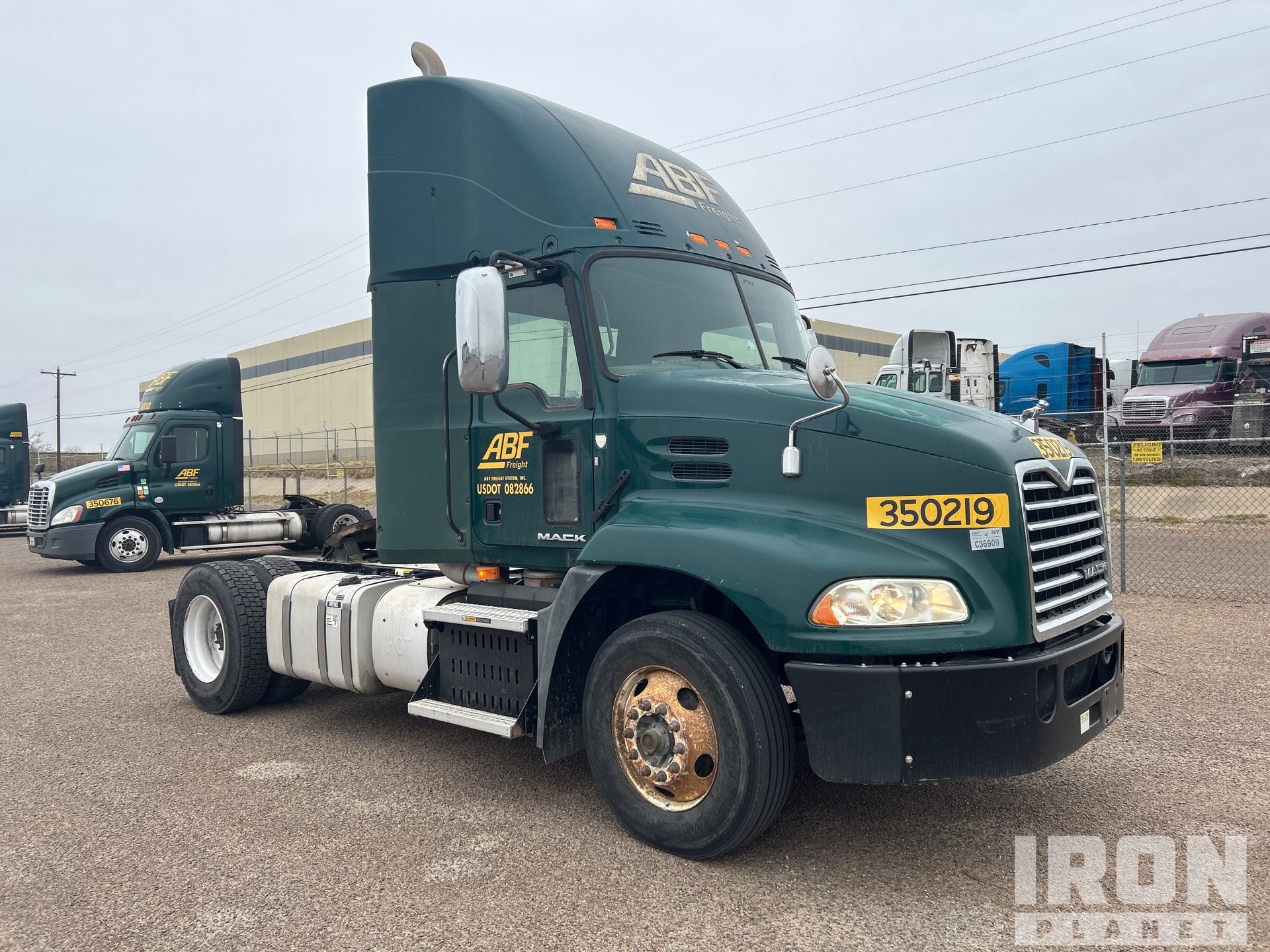 2016 Mack CXU612