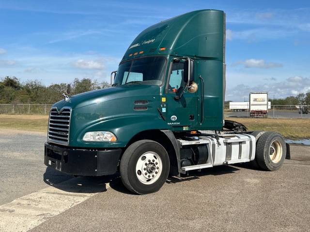 2016 Mack CXU612 4x2 S/A Day Cab Truck Tractor
