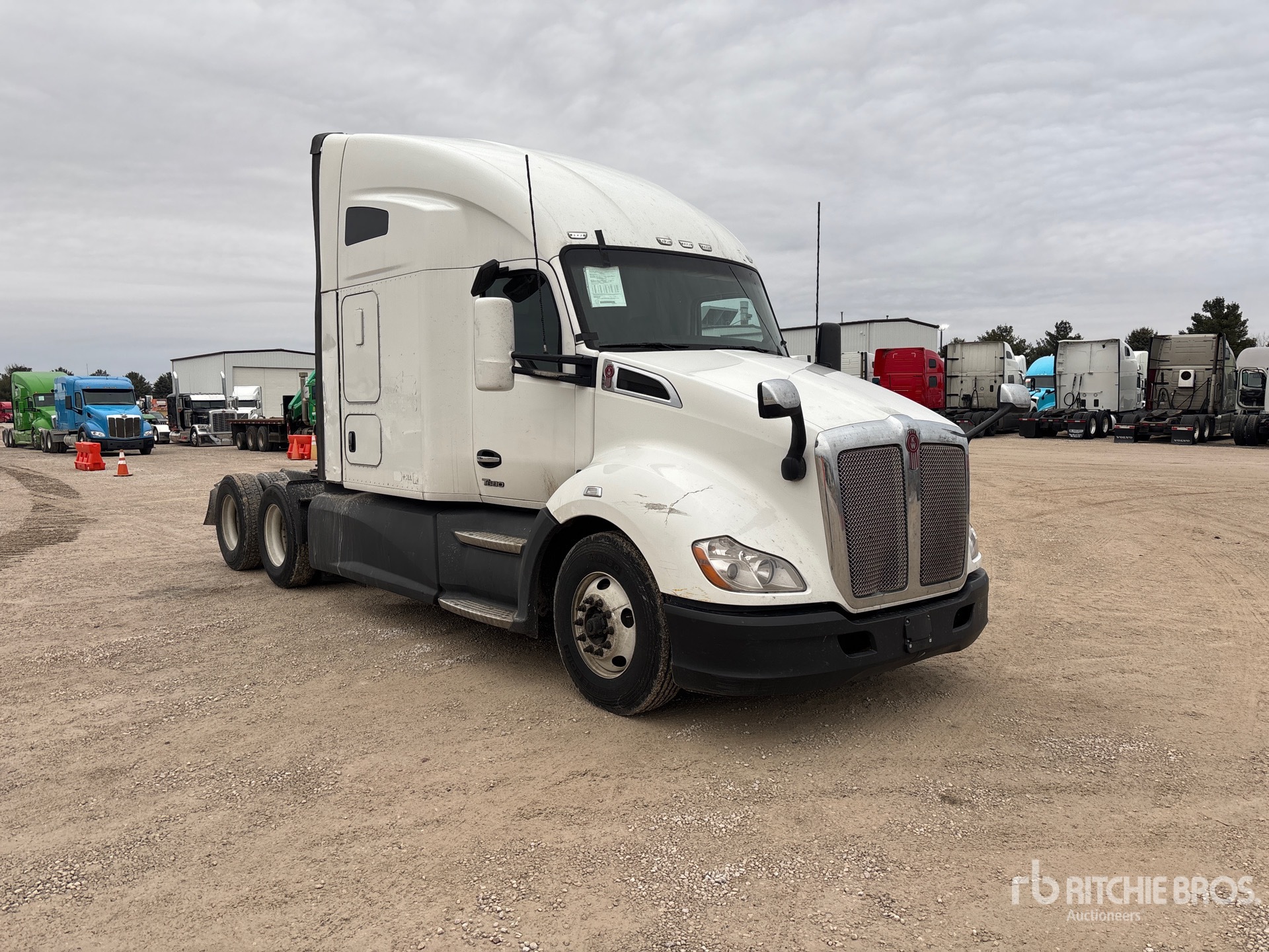 Aspect général with Image, coin avant droit