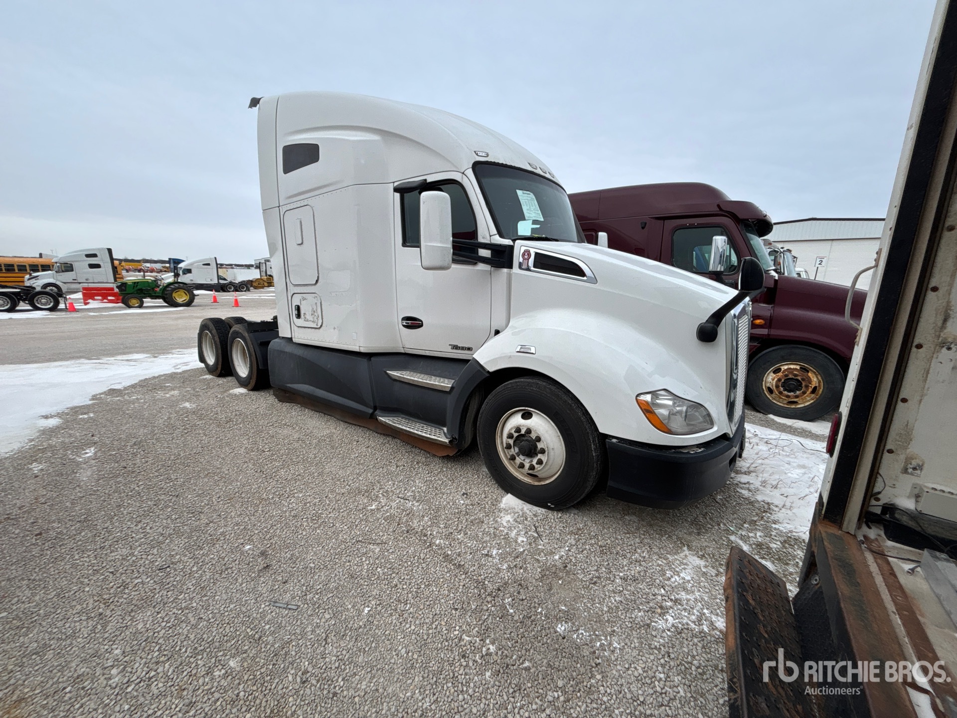 General Appearance with Picture, Right Front Corner