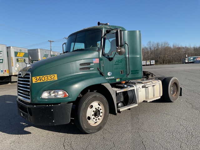 2015 Mack CXU612 4x2 S/A Day Cab Truck Tractor